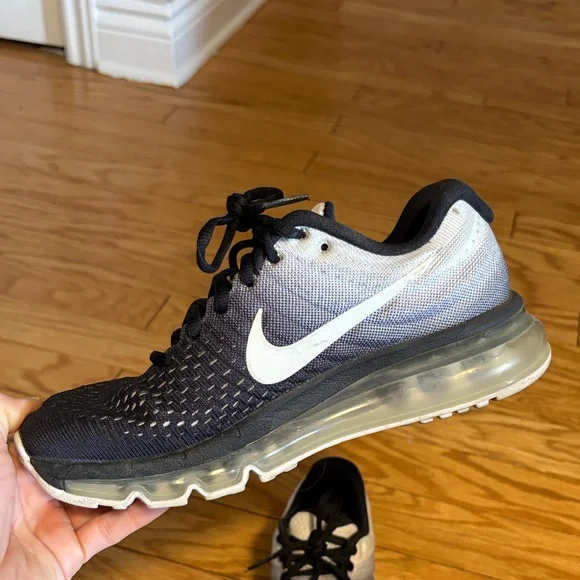 Nike Women's Black and White Air Max Sneakers - Picture 7 of 12